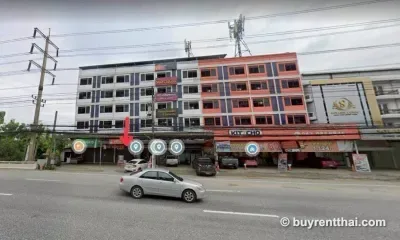 For rent: A two-story commercial building, one unit. The second floor is spacious and can be connected to five other units. Prime location on Bangna-Trat Road, KM 5. Bang Na Tai Bang Na Bangkok - 1