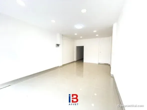 Best value in the area! 3-story building, Rai Khing 26, starting at just 1.99 million baht (corner unit 2.19 million baht). Rai Khing Sam Phran Nakhon Pathom 2