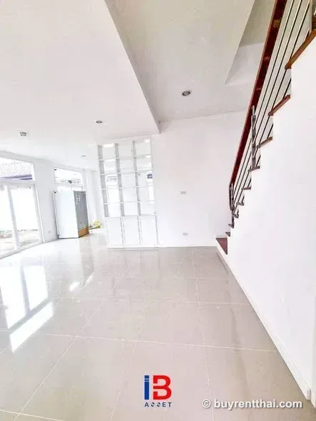 3-story home office with a garden view, located on Phutthamonthon Sai 4 - Phetkasem Road, with GPS coordinates! Bang Krathuek Sam Phran Nakhon Pathom 2