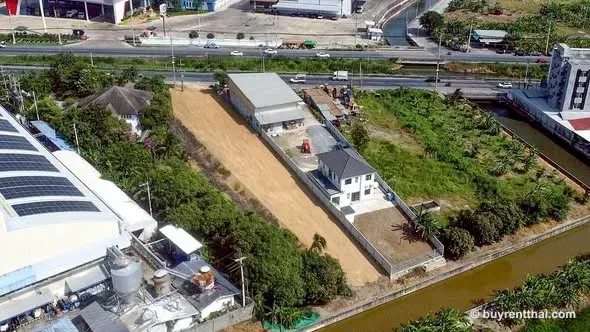 Open the door to business on the main road! Land plot on Soi 5, 100% leveled, with a 22.5-meter frontage on the main road. Rai Khing Sam Phran Nakhon Pathom 2